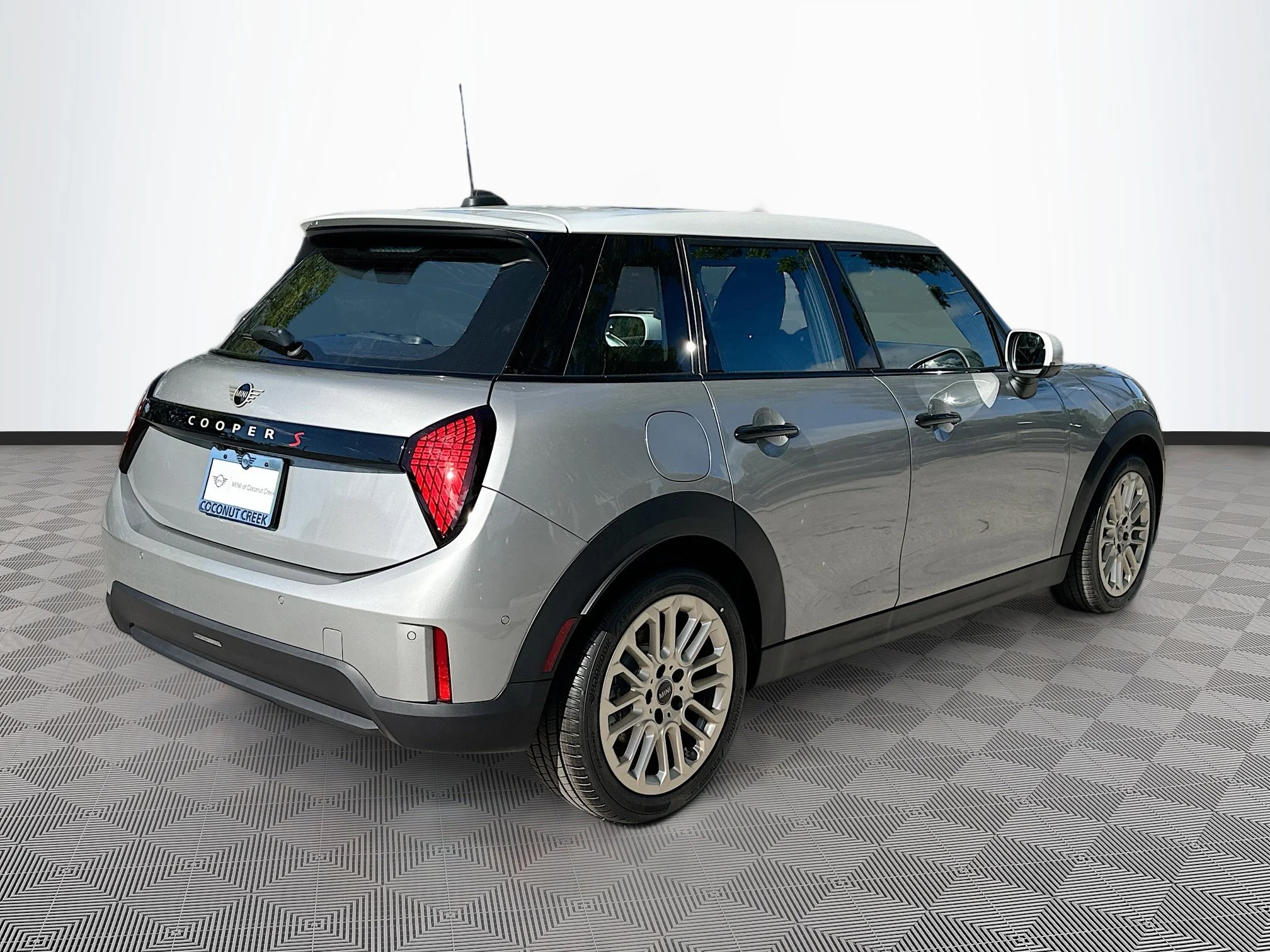 2026 MINI Hardtop 4 Door S - Photo 6