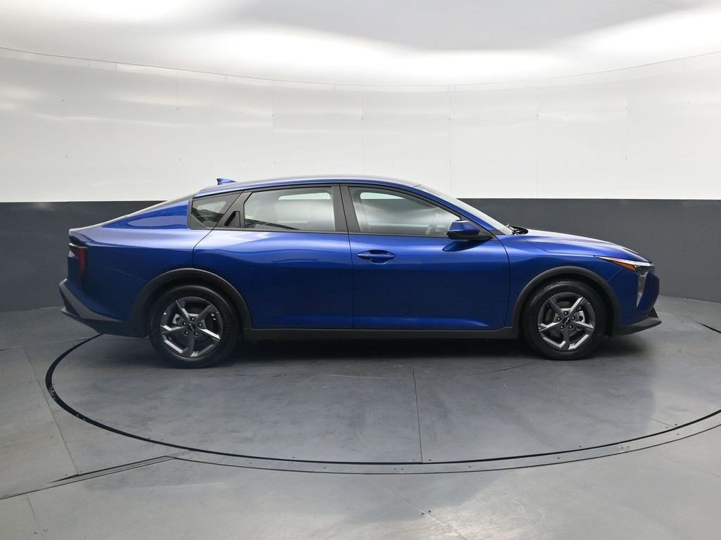 Used 2025 Deep Sea Blue Kia LXS image 3