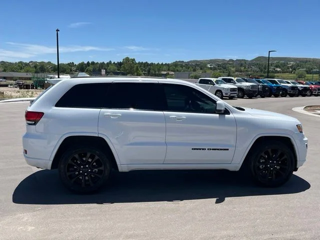Used 2021 White Jeep Laredo X image 7