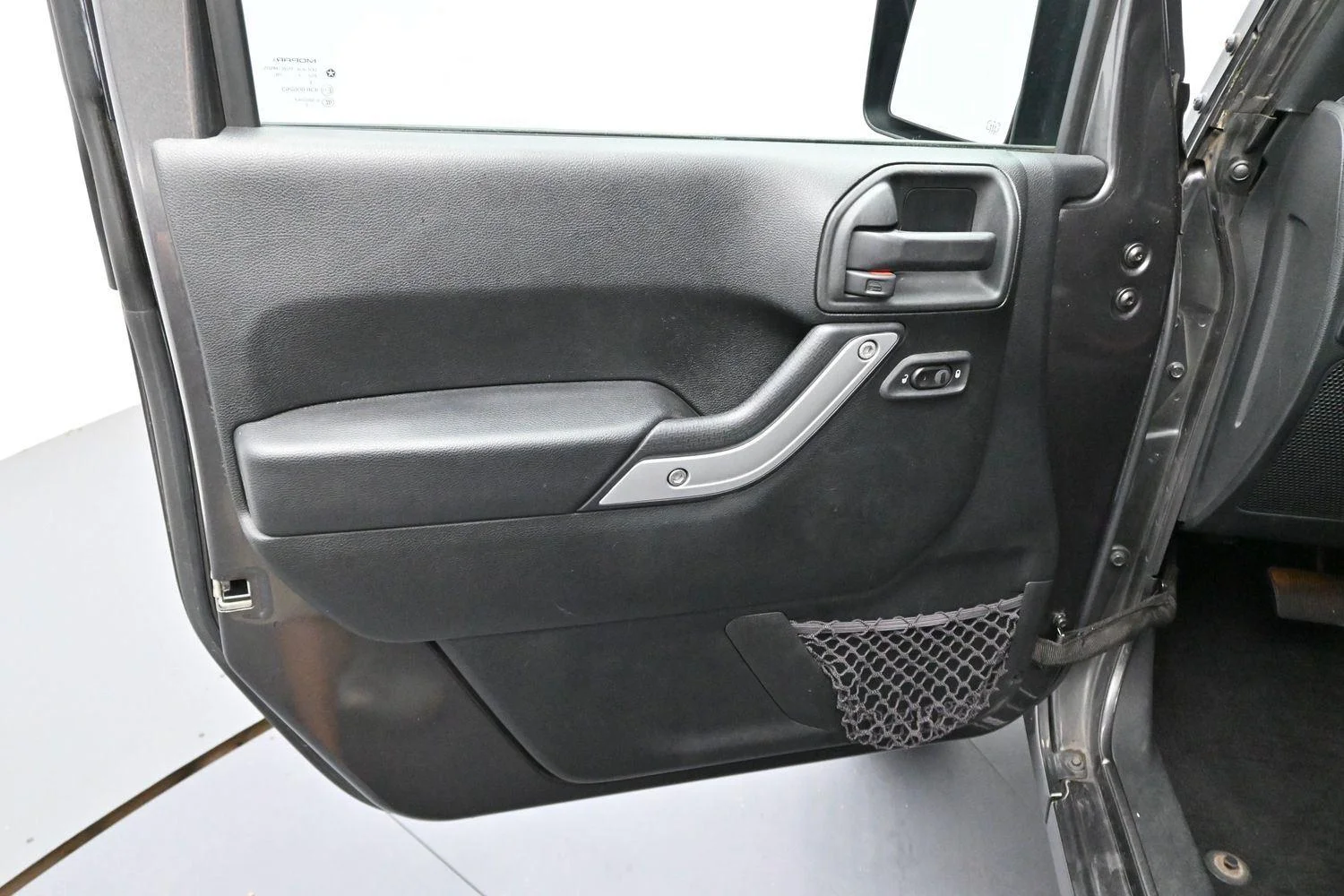 Used 2017 Granite Crystal Metallic Clearcoat Jeep Rubicon image 9