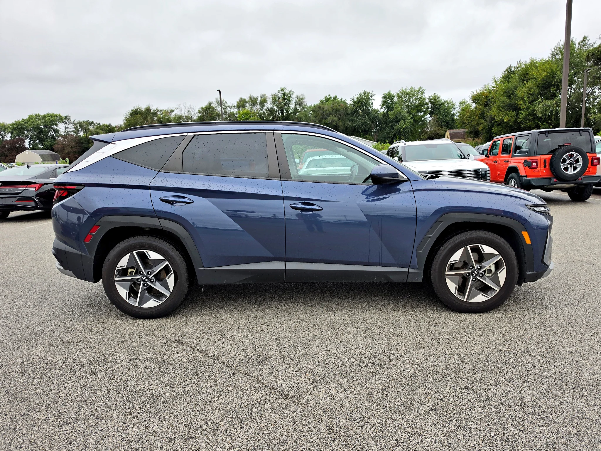 Used 2025 Atlantis Blue Hyundai SEL image 5