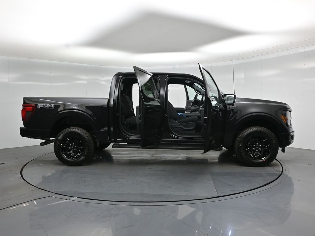 New 2026 Agate Black Metallic Ford XLT image 4