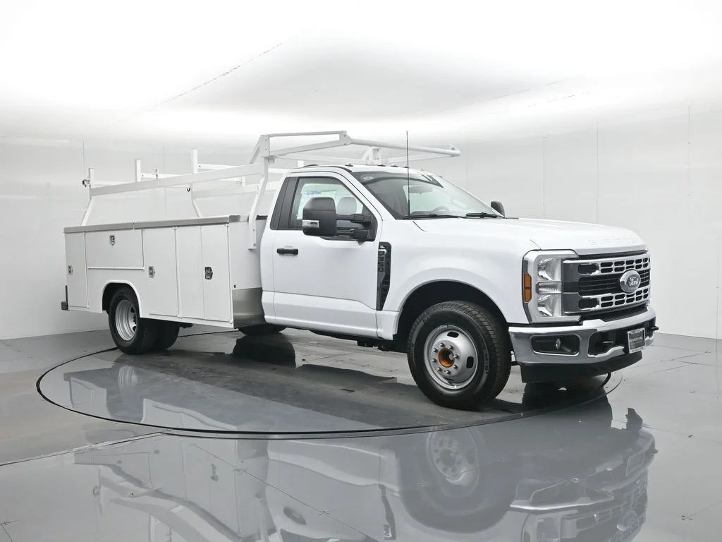 2026 Ford F-350 Super Duty Chassis Cab XL - Photo 25