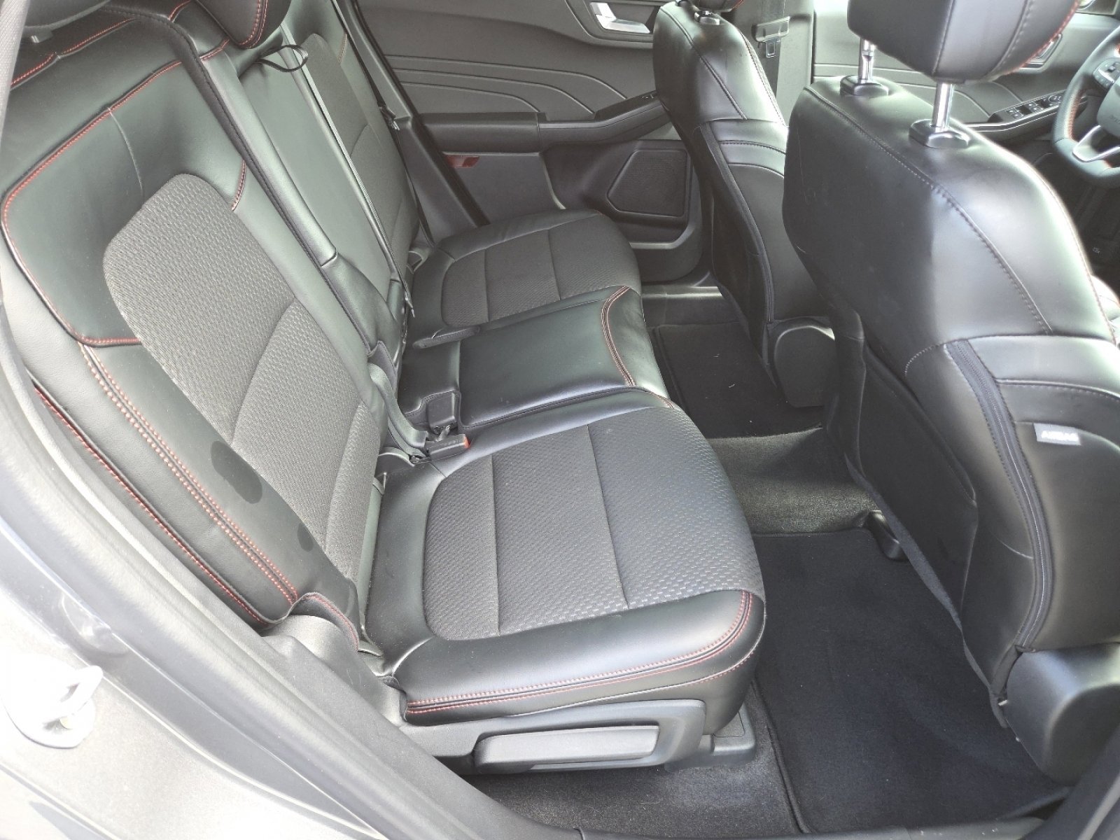 2024 Ford Escape ST-Line - Photo 24