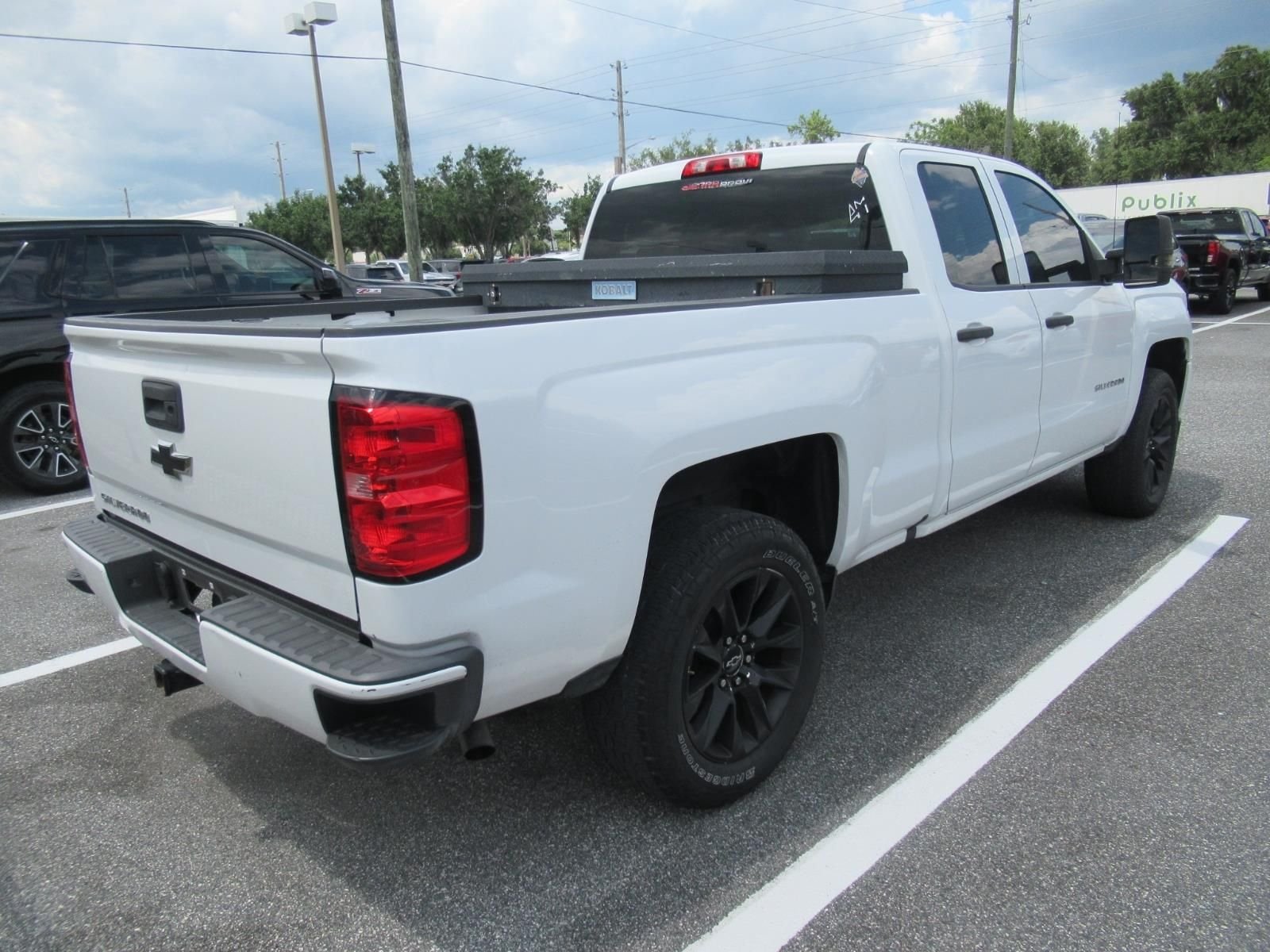 Used 2017 White Chevrolet Custom image 4