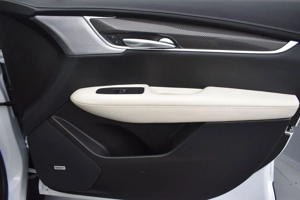 Certified Used 2023 Crystal White Tricoat Cadillac Sport image 33