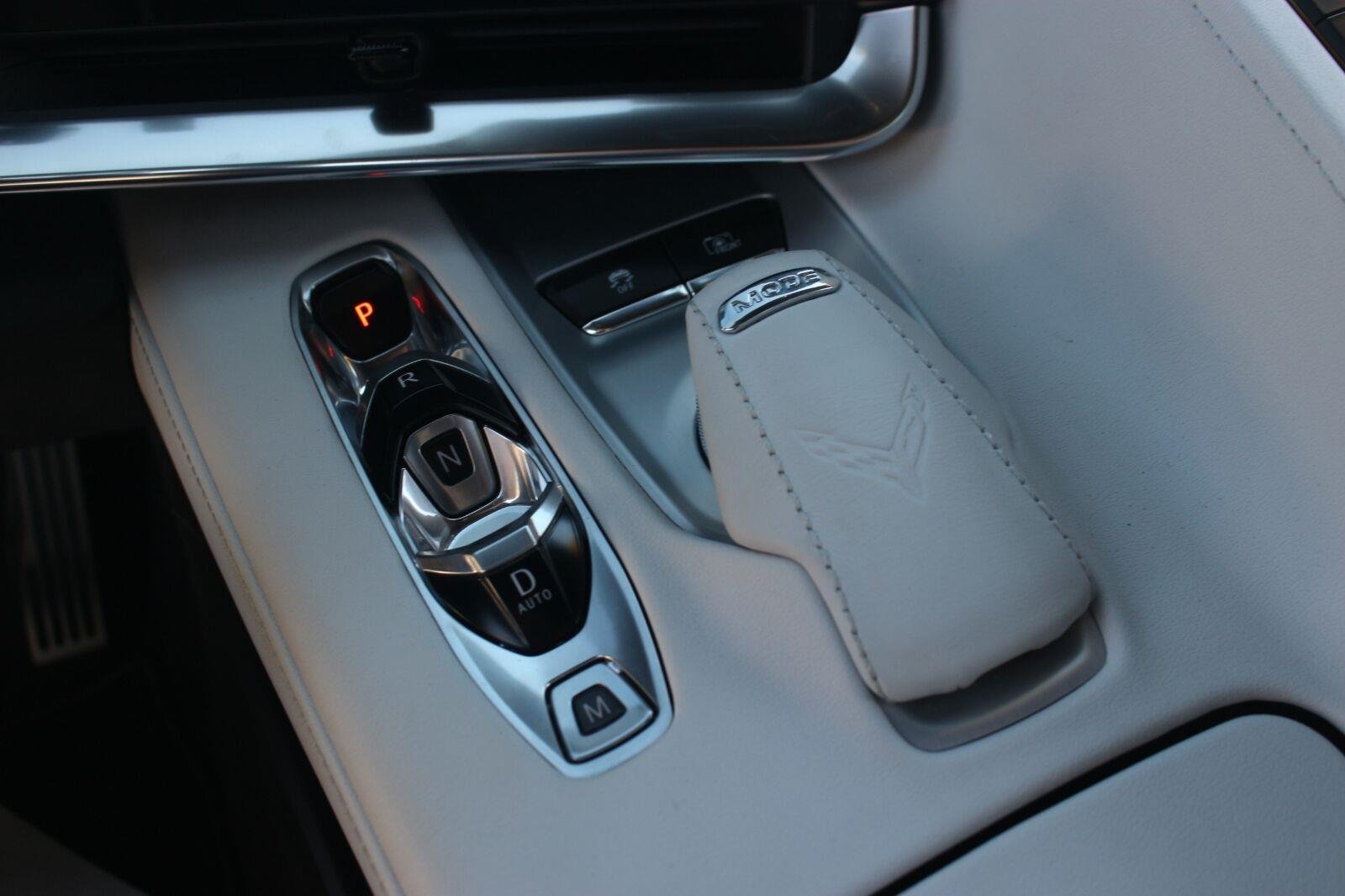 Used 2020 ARCTIC WHITE Chevrolet 2LT image 27