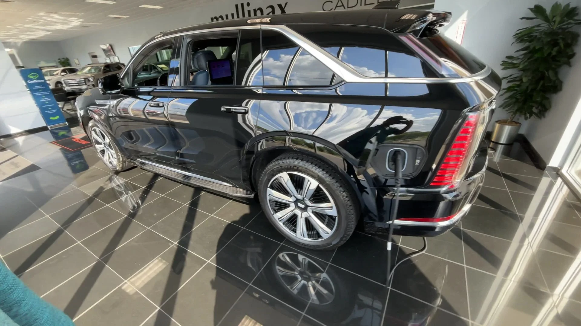 2025 Cadillac Escalade IQ Luxury 2 - Photo 60