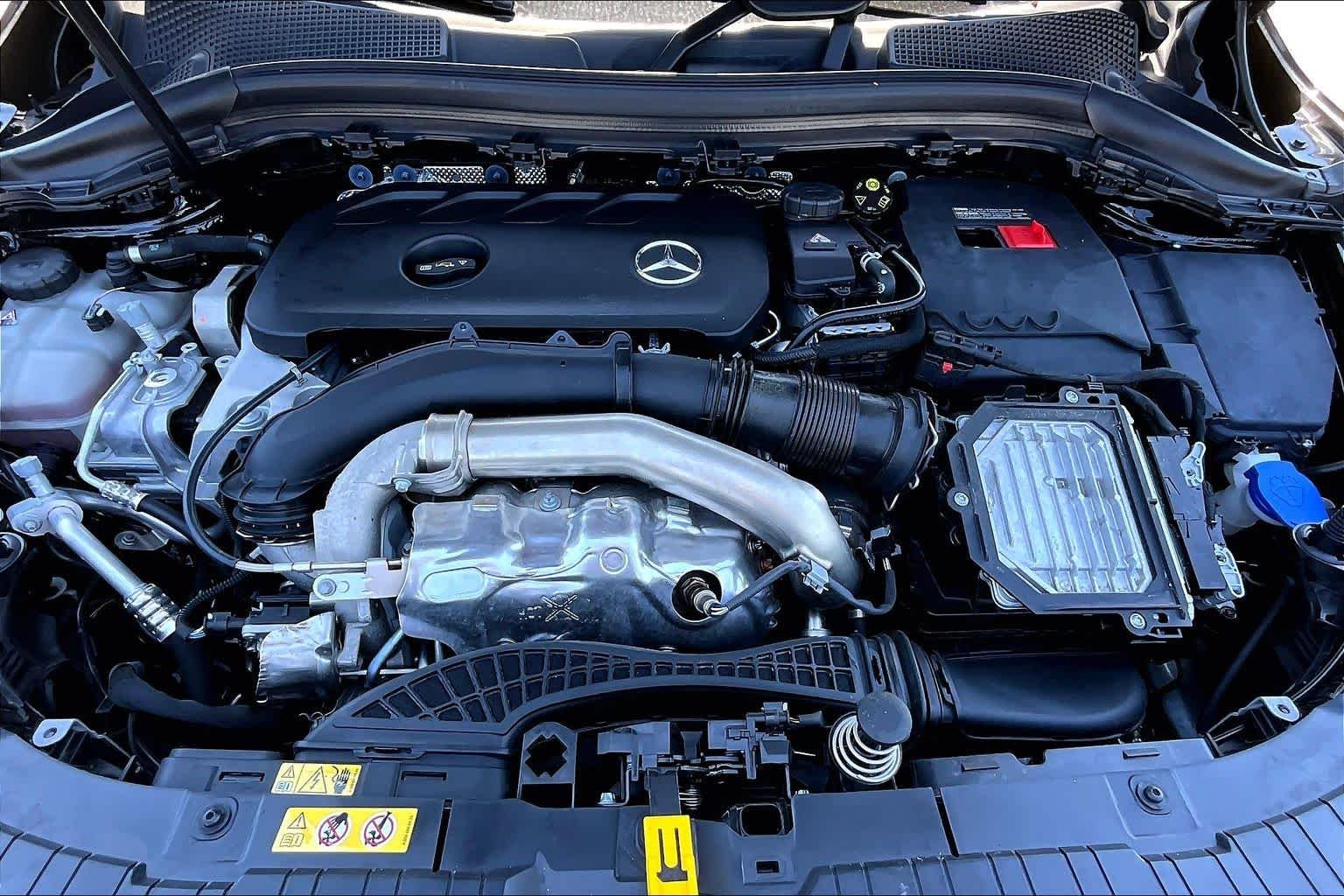 Used 2025 Night Black Mercedes-Benz GLA 250 image 32