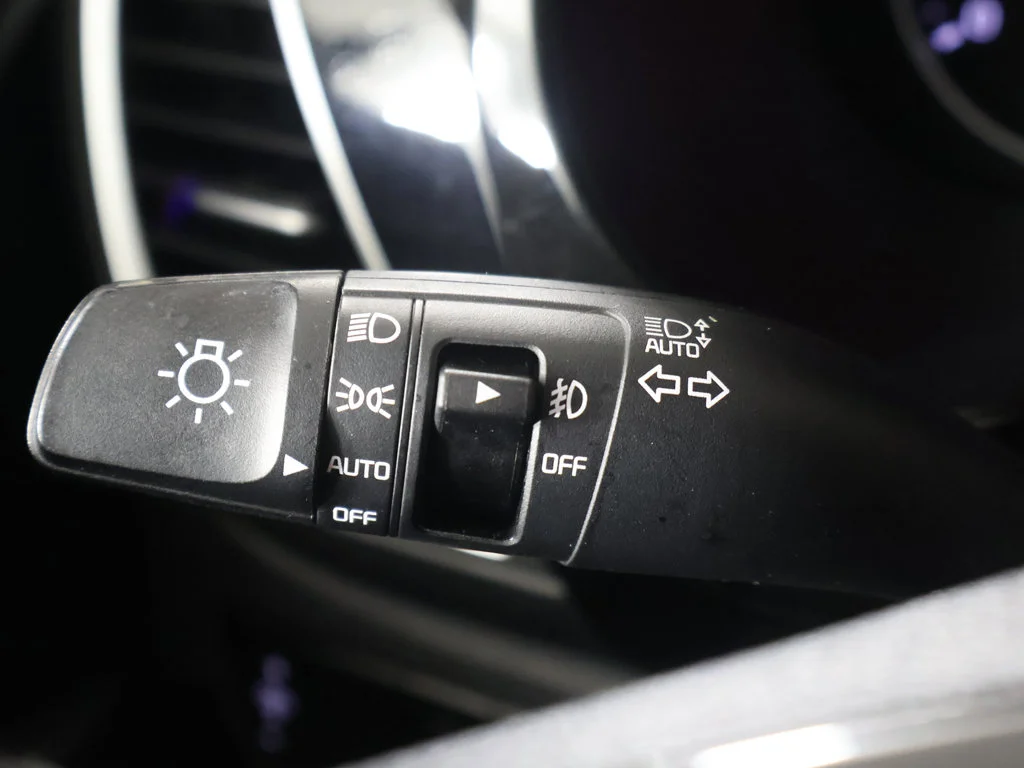 Used 2021 White Kia EX image 41