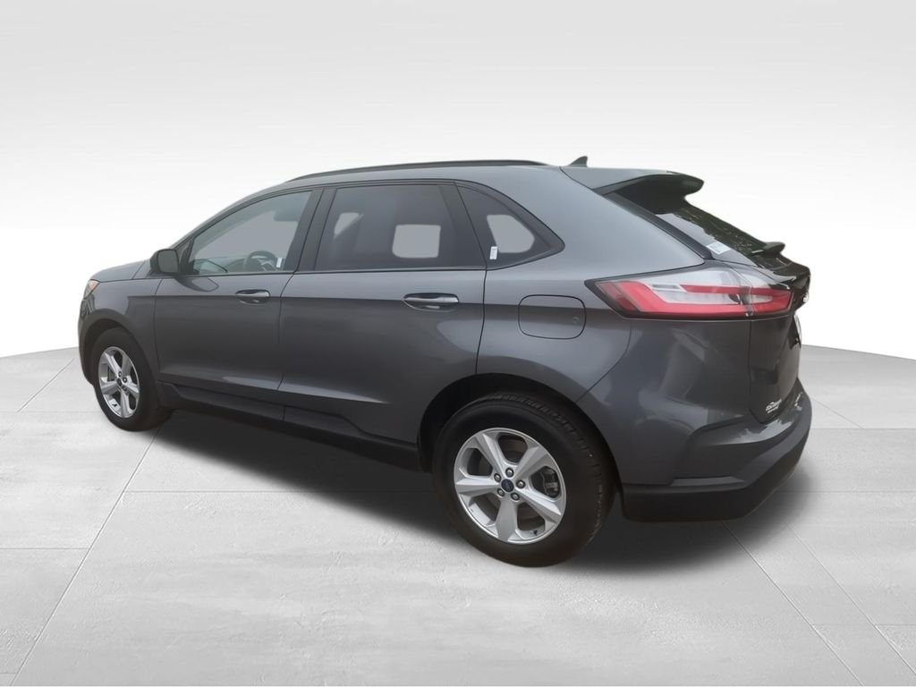 Used 2022 Gray Ford SE image 6