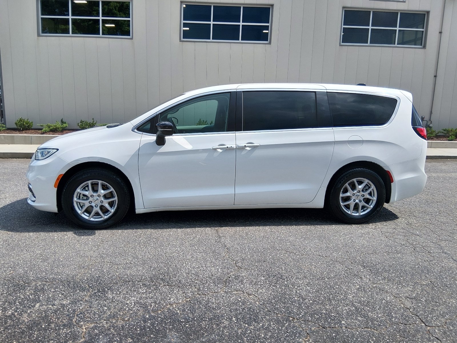 Certified Used 2024 Bright White Clear Coat Chrysler Touring L image 6