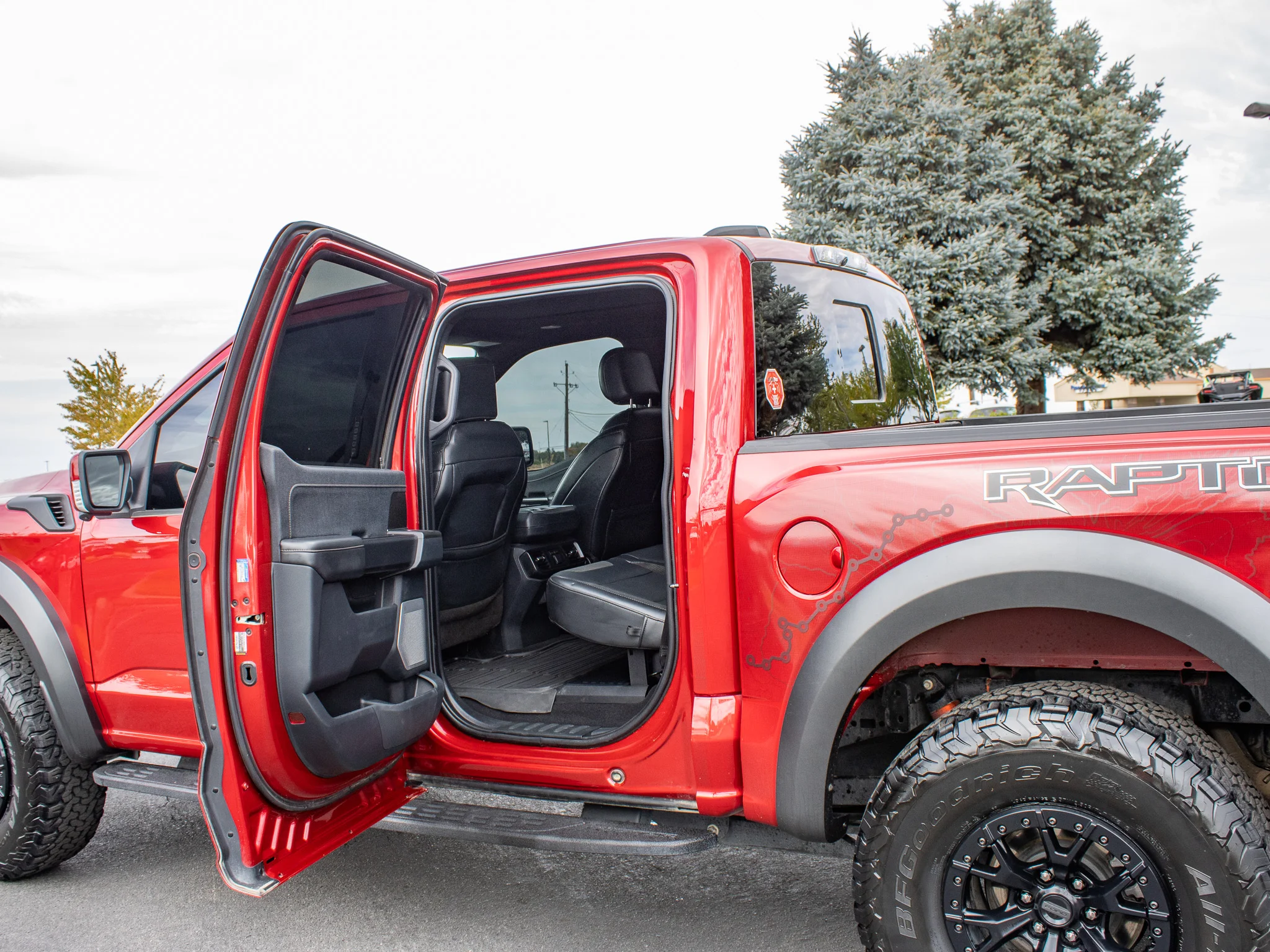Used 2023 Rapid Red Metallic Tinted Clearcoat Ford Raptor image 12