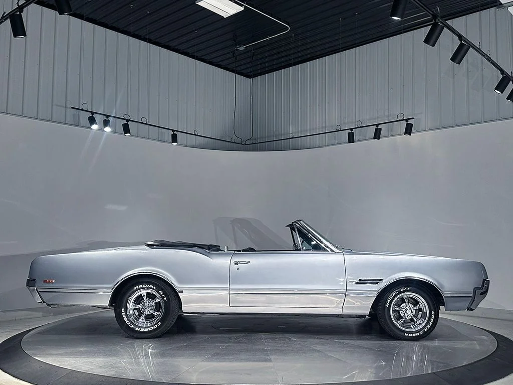 Used 1966 Silver Oldsmobile  image 29