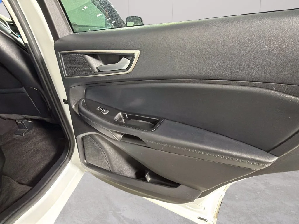 Used 2017 White Ford SEL image 34