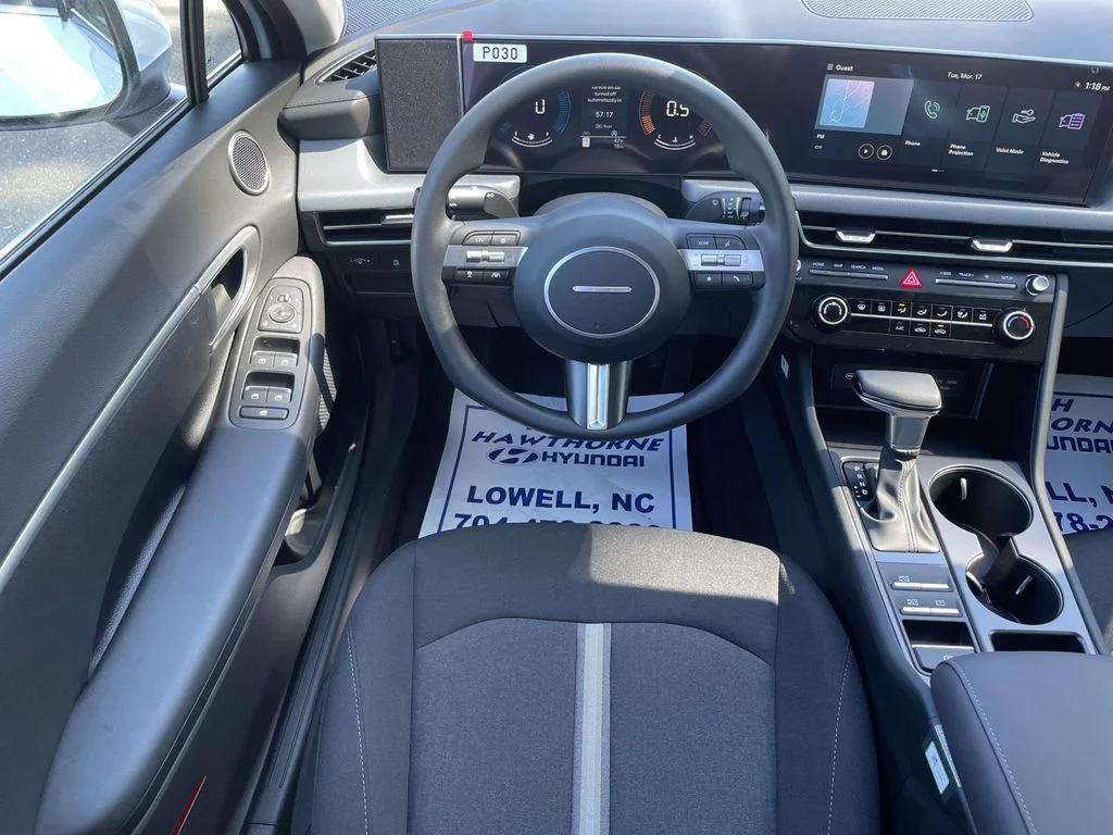 New 2026 White Hyundai SE image 11