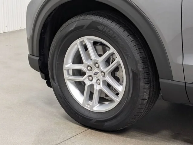New 2026 Carbonized Gray Metallic Ford Active image 33