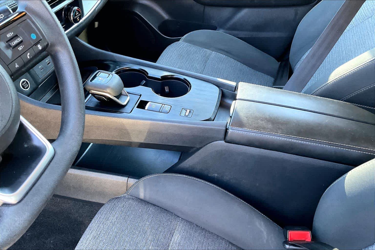 Used 2023 Brilliant Silver Metallic Nissan SV image 16