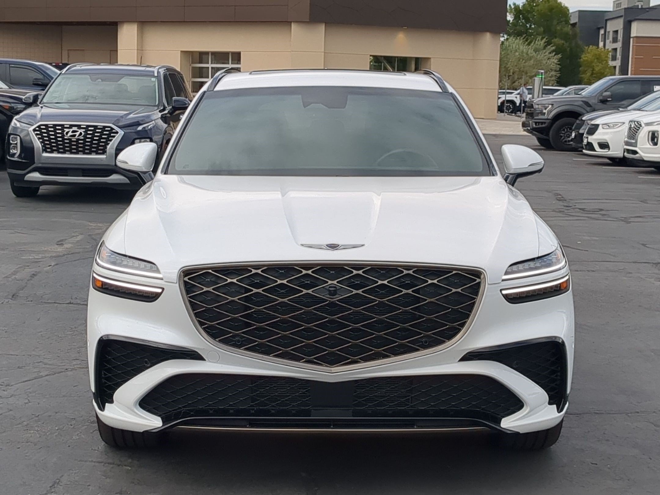 Used 2026 Uyuni White Genesis 2.5T Sport Prestige image 9