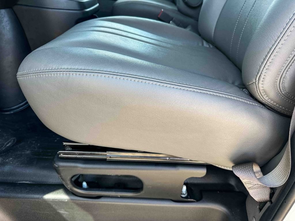 2025 Chevrolet Express Cargo Work Van - Photo 16