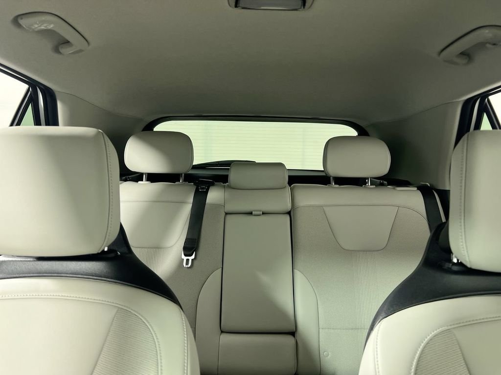 New 2026 Snow White Pearl Kia EX image 30