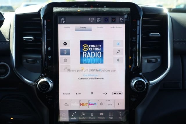 New 2026 Diamond Black Crystal Pearl-Coat Exterior Paint RAM Laramie Night Edition image 27