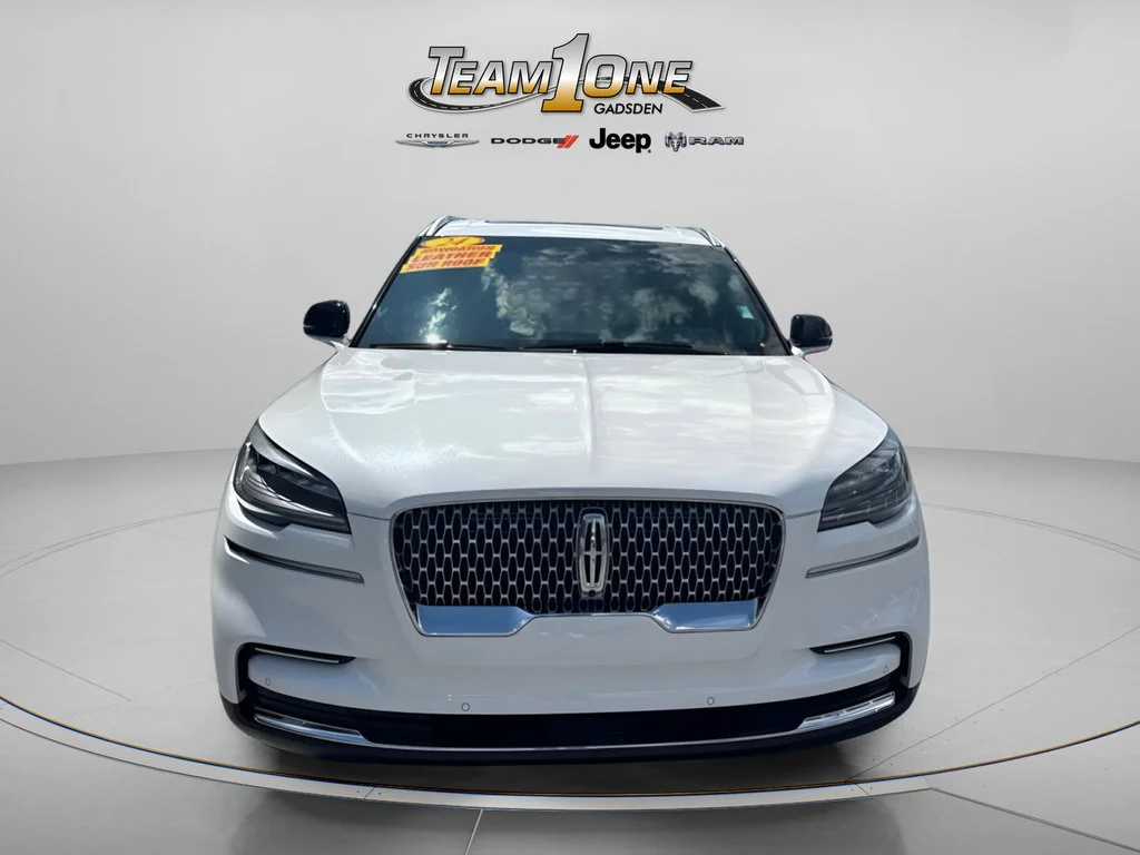 Used 2024 White Metallic Lincoln Reserve image 2