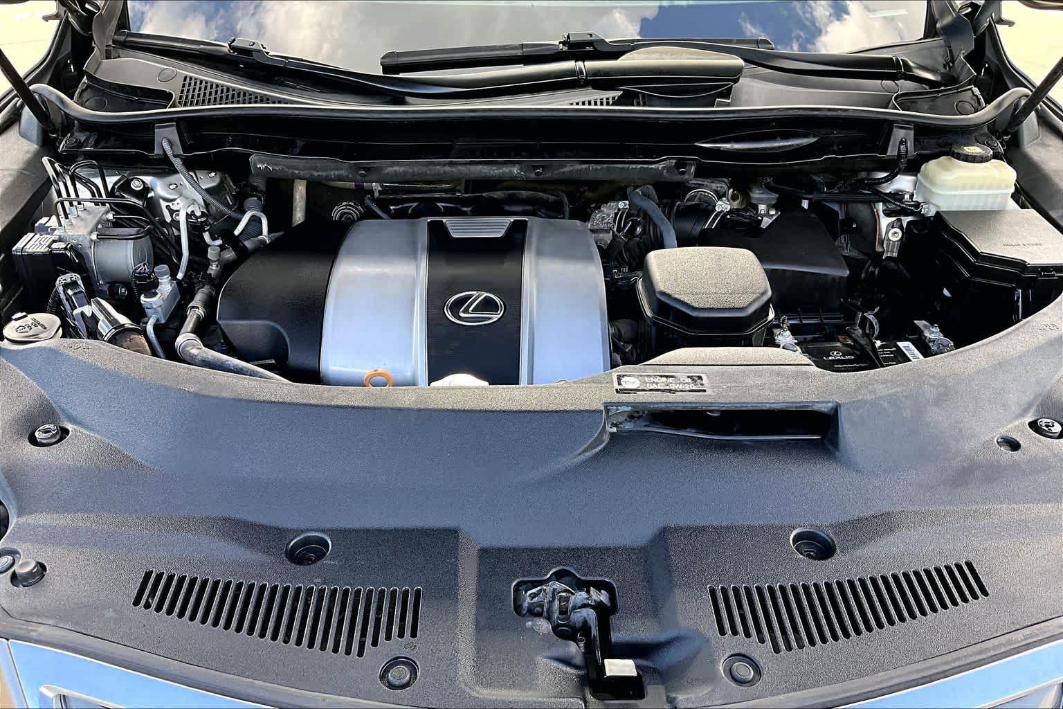Used 2018 Atomic Silver Lexus  image 32