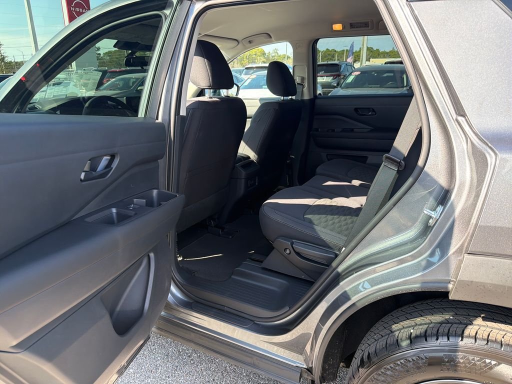 New 2026 Nissan Pathfinder SV 4D Sport Utility