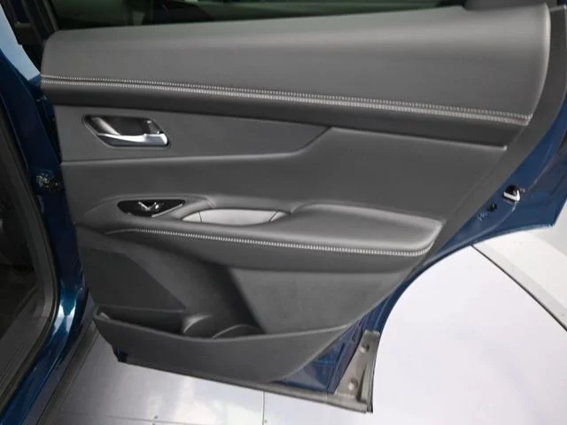 Used 2025 Blue Nissan SL image 12