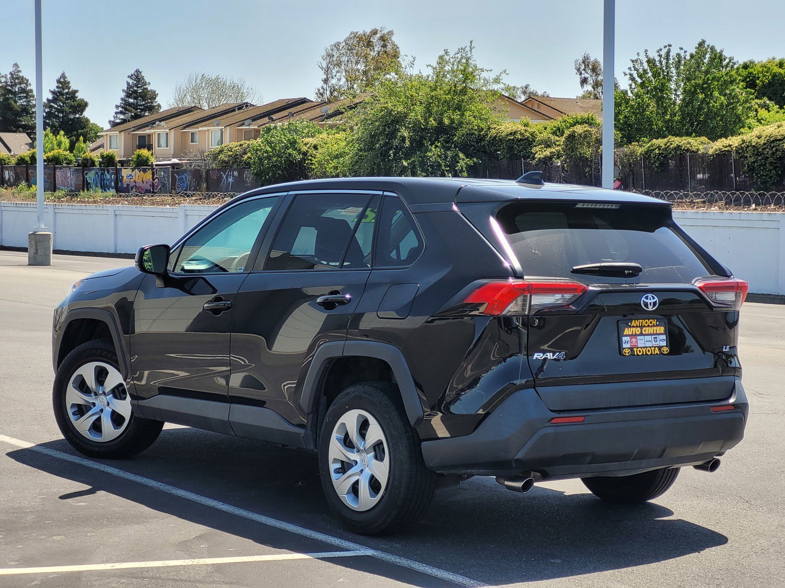 Used 2022  Toyota LE image 6