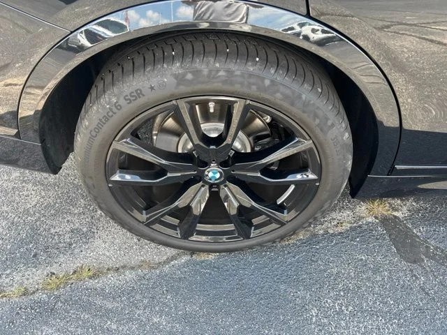 Used 2026 Black BMW xDrive40i image 14