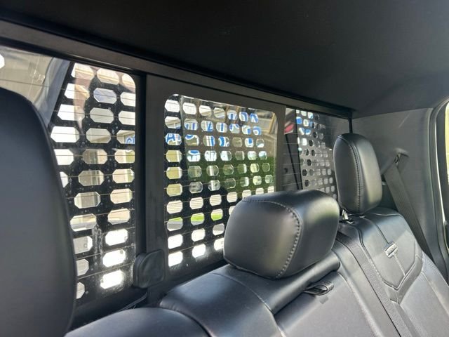 Used 2025 White Metallic Ford Platinum image 17
