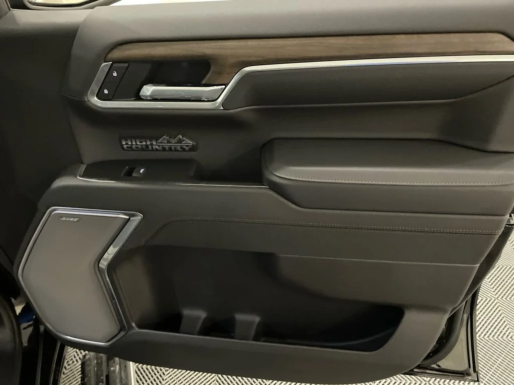 New 2026 Black Chevrolet High Country image 25
