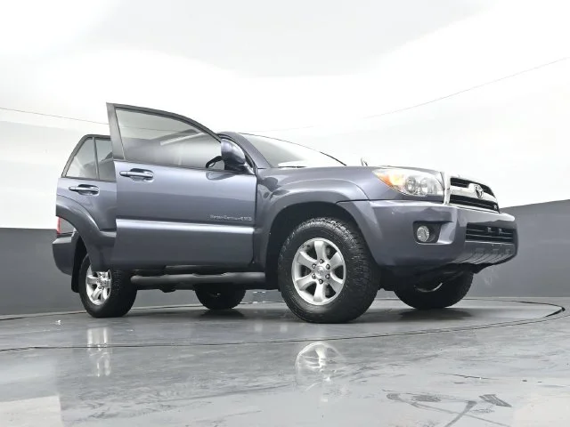 Used 2006 Galactic Gray Mica Toyota SR5 Sport image 34