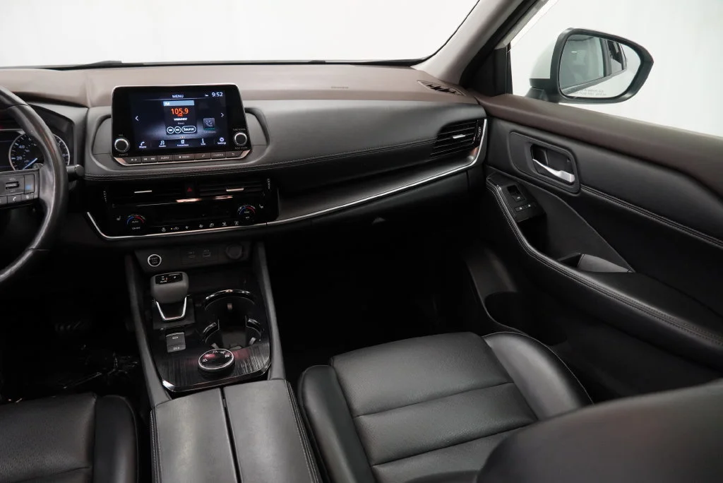 2023 Nissan Rogue SV - Photo 17