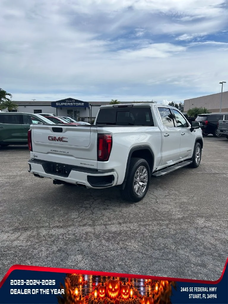Used 2021 WHITE FROST TRICOAT GMC Denali image 5