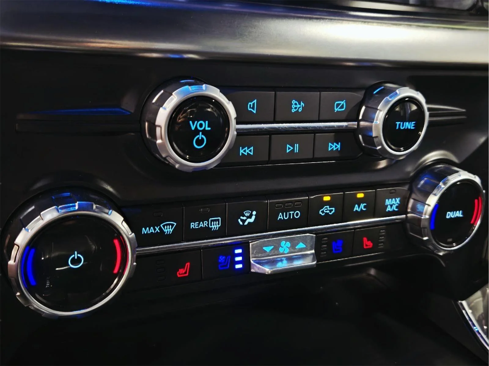 Used 2023 Carbonized Gray Ford LARIAT image 24