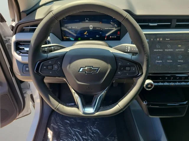 New 2027 Summit White Chevrolet LT image 22