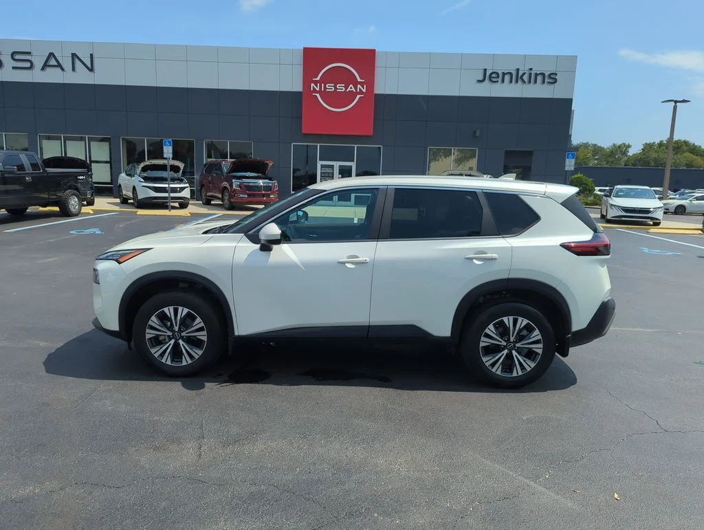 Used 2023 White Nissan SV image 11