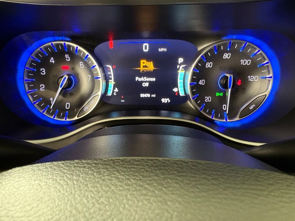 Used 2024 White Chrysler Touring L image 27