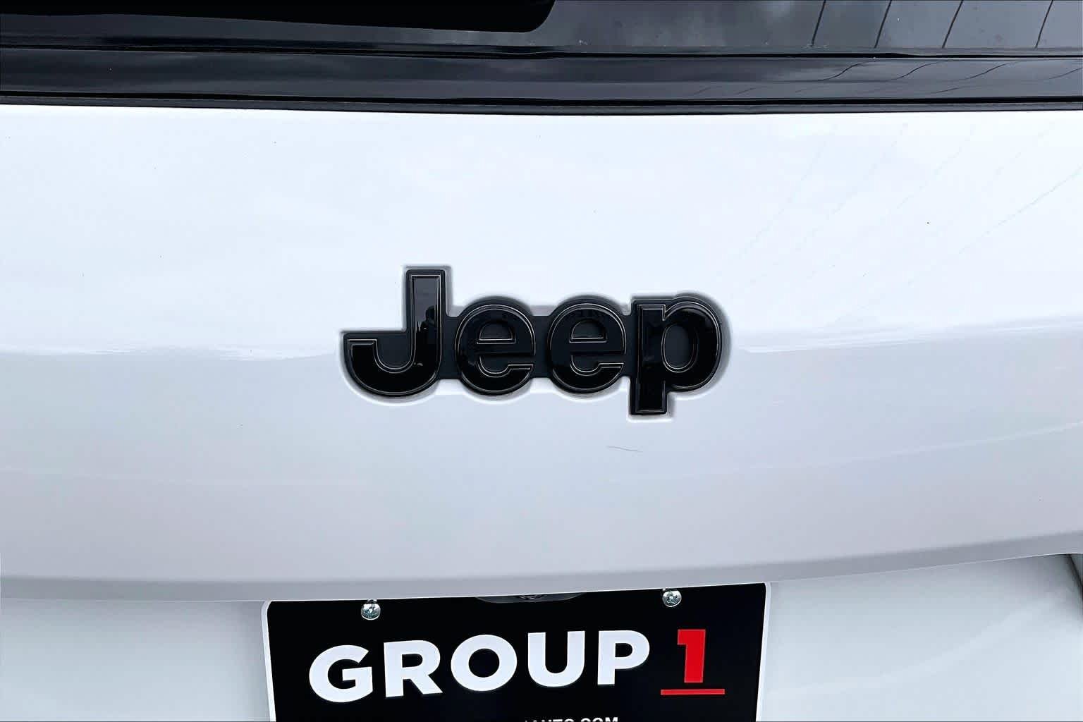 Used 2025 Bright White Clearcoat Jeep Limited image 32