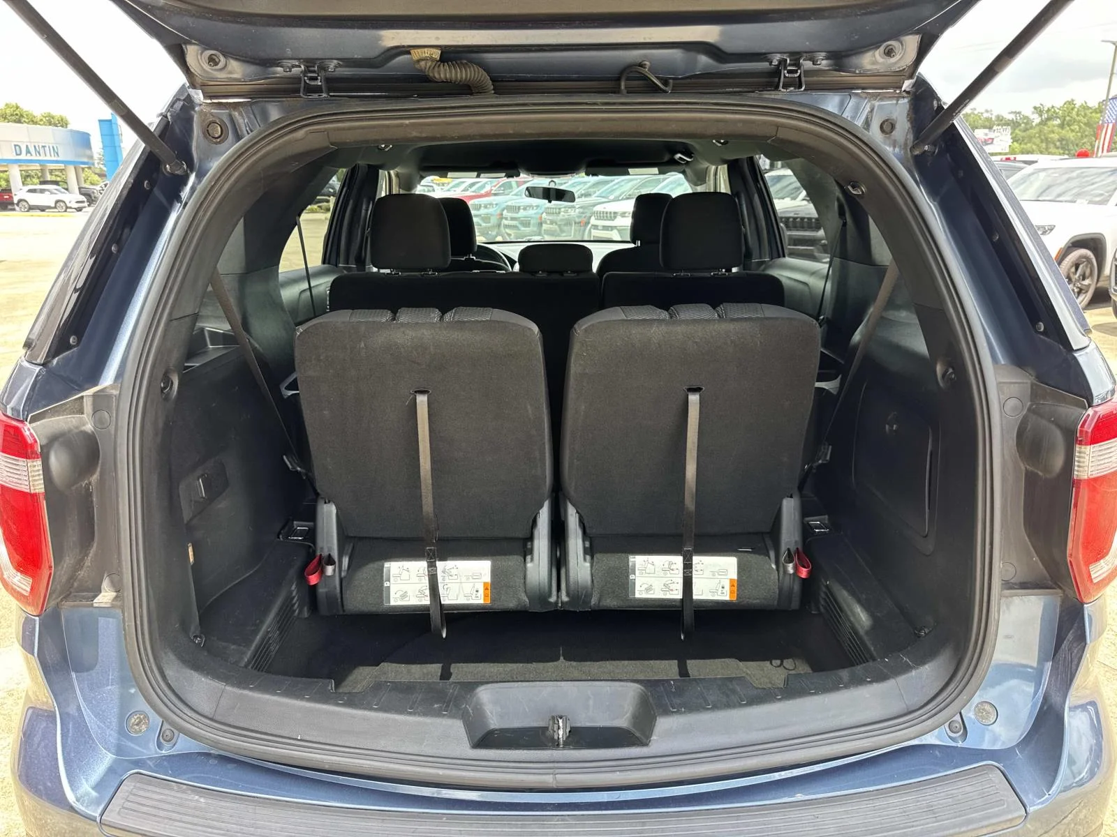 Used 2019 Blue Ford XLT image 8