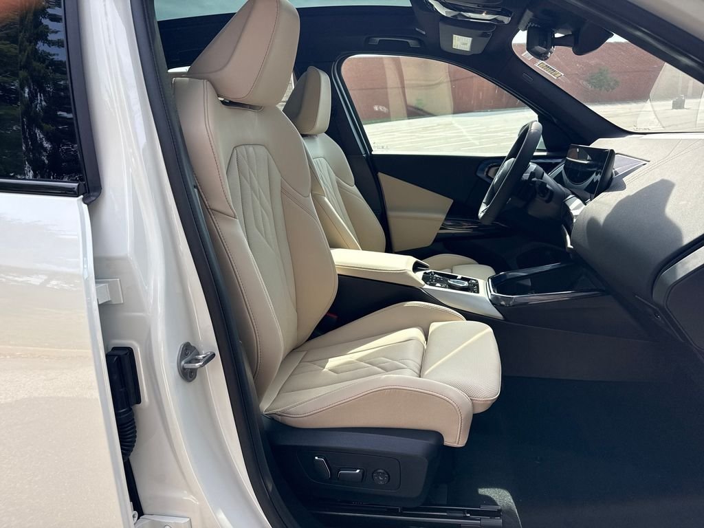 New 2026 White BMW 30 xDrive image 27