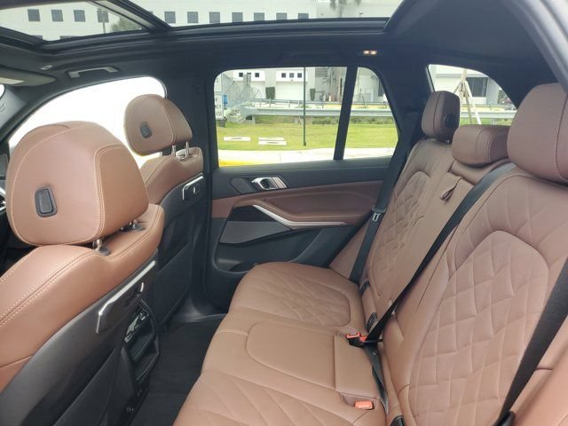 Used 2026 Frozen Pure Gray Metallic BMW sDrive40i image 13