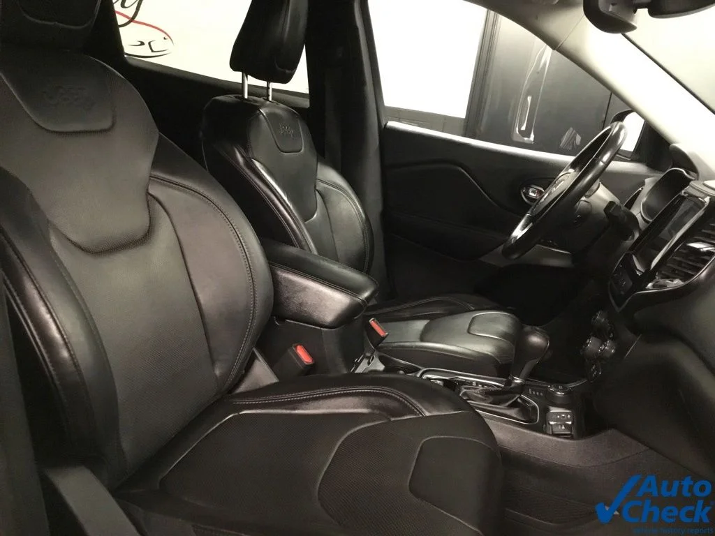 Used 2019 Blue Jeep Limited image 34