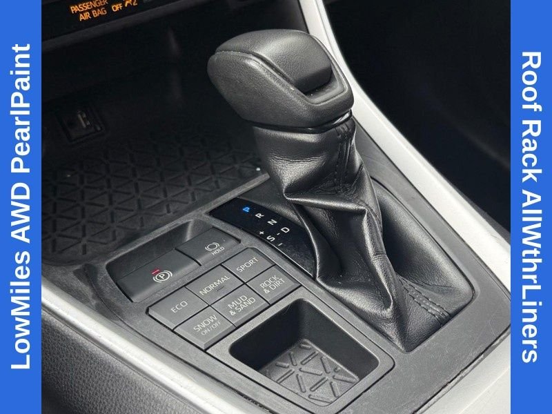 Used 2019 Pearl Toyota LE image 20
