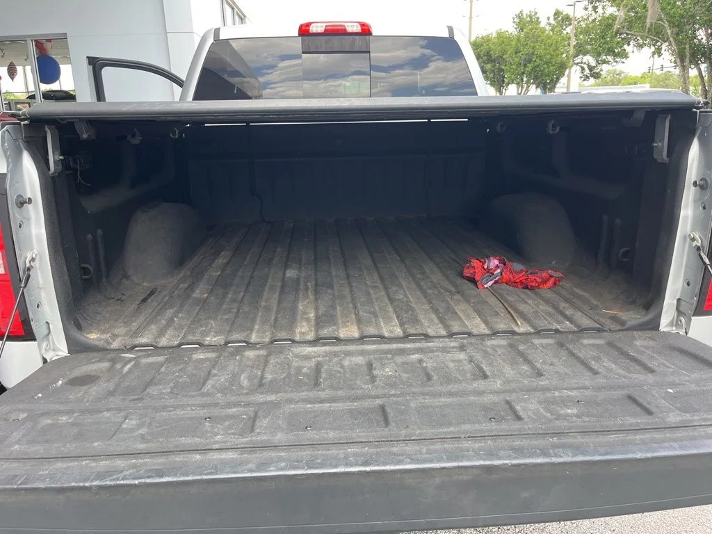 Used 2015 Silver GMC SLT image 22