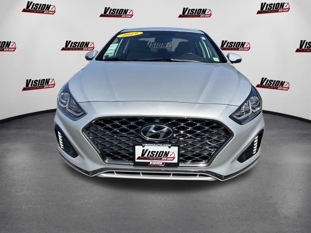 Used 2019 Silver Hyundai SEL image 2