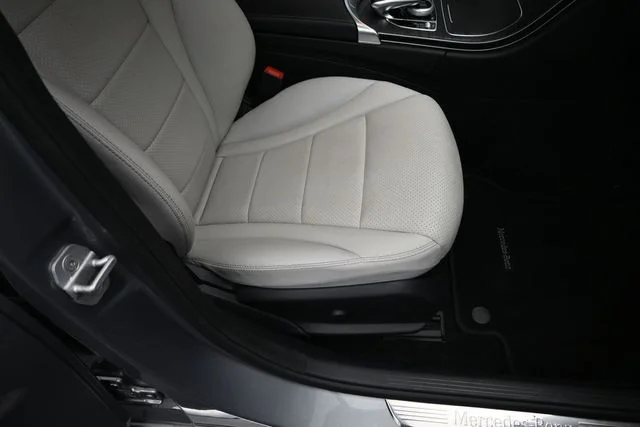Used 2016 Silver Mercedes-Benz C 300 image 31